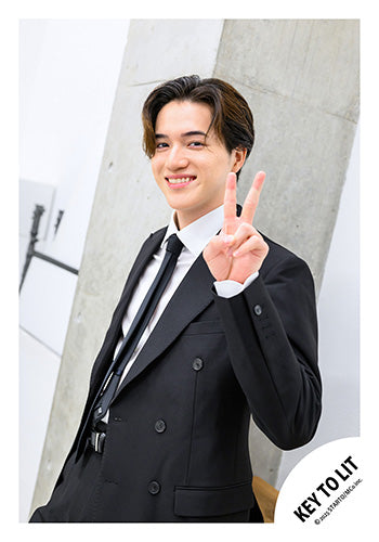 【No.KEY25-053】「KEY TO LIT Arena Tour 2025 WAKE UP THE FOOL」周邊商品花絮照