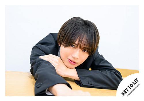 【No.KEY25-072】「KEY TO LIT Arena Tour 2025 WAKE UP THE FOOL」周邊商品花絮照