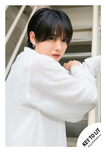 【No.KEY25-073】「KEY TO LIT Arena Tour 2025 WAKE UP THE FOOL」周邊商品花絮照