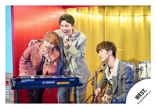 【No.WES25-215】「WEST. LIVE TOUR 2025 A.H.O. -Audio Hang Out-」周邊商品花絮照