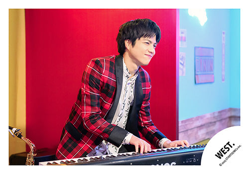 【No.WES25-217】「WEST. LIVE TOUR 2025 A.H.O. -Audio Hang Out-」周邊商品花絮照