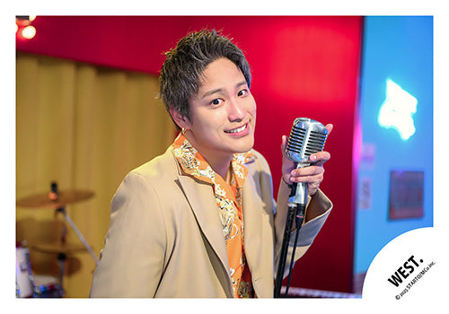 【No.WES25-239】「WEST. LIVE TOUR 2025 A.H.O. -Audio Hang Out-」周邊商品花絮照