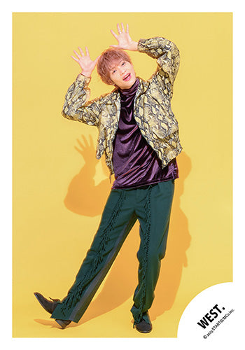 【No.WES25-250】「WEST. LIVE TOUR 2025 A.H.O. -Audio Hang Out-」周邊商品花絮照