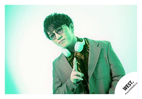 【No.WES25-257】「WEST. LIVE TOUR 2025 A.H.O. -Audio Hang Out-」周邊商品花絮照