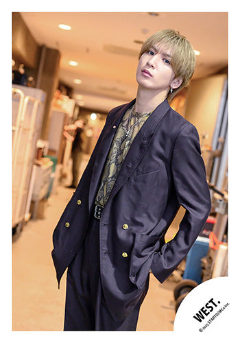 【No.WES25-266】「WEST. LIVE TOUR 2025 A.H.O. -Audio Hang Out-」周邊商品花絮照