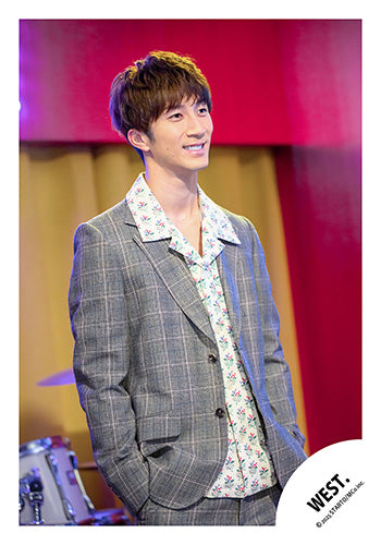 【No.WES25-279】「WEST. LIVE TOUR 2025 A.H.O. -Audio Hang Out-」周邊商品花絮照