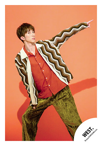 【No.WES25-283】「WEST. LIVE TOUR 2025 A.H.O. -Audio Hang Out-」周邊商品花絮照