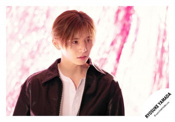 【No.HSJ26-413】「Ryosuke Yamada DOME TOUR 2026 Are You Red.Y?」周邊商品花絮照