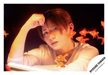 【No.HSJ26-422】「Ryosuke Yamada DOME TOUR 2026 Are You Red.Y?」周邊商品花絮照