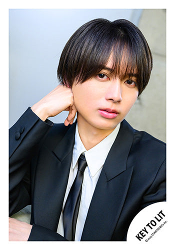 【No.KEY25-074】「KEY TO LIT Arena Tour 2025 WAKE UP THE FOOL」周邊商品花絮照