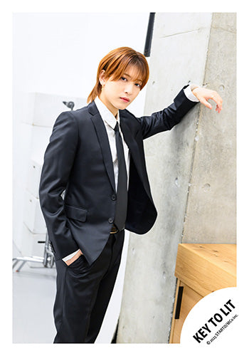 【No.KEY25-085】「KEY TO LIT Arena Tour 2025 WAKE UP THE FOOL」周邊商品花絮照