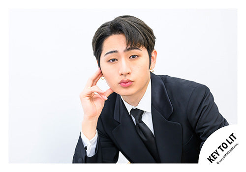 【No.KEY25-103】「KEY TO LIT Arena Tour 2025 WAKE UP THE FOOL」周邊商品花絮照