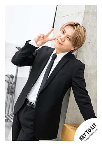 【No.KEY25-112】「KEY TO LIT Arena Tour 2025 WAKE UP THE FOOL」周邊商品花絮照