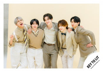 【No.KEY26-089】「KEY TO LIT Arena Tour 2026 NEO CLASSICS」周邊商品花絮照