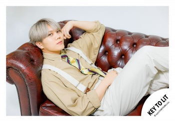 【No.KEY26-144】「KEY TO LIT Arena Tour 2026 NEO CLASSICS」周邊商品花絮照