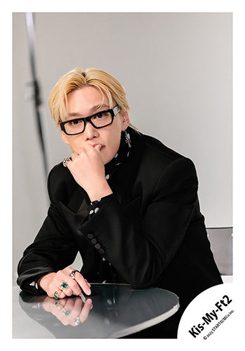 【No.KMF25-018】單曲「Curtain call」MV&封面照＆特典影片花絮照