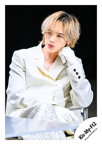 【No.KMF25-105】單曲「Curtain call」MV&封面照＆特典影片花絮照