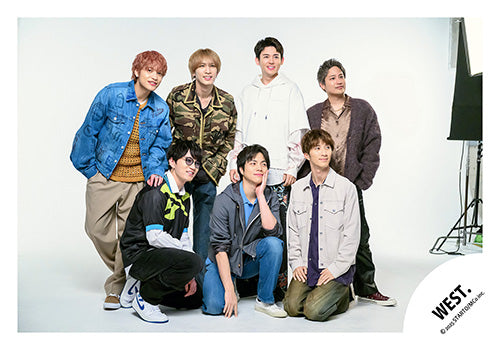 【No.WES25-209】「WEST. LIVE TOUR 2025 A.H.O. -Audio Hang Out-」周邊商品花絮照