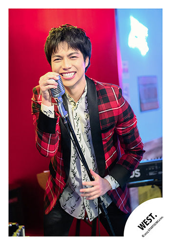 【No.WES25-219】「WEST. LIVE TOUR 2025 A.H.O. -Audio Hang Out-」周邊商品花絮照