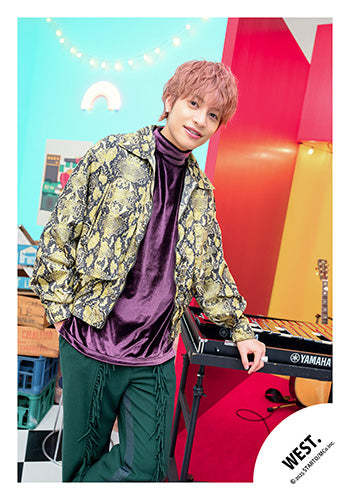 【No.WES25-240】「WEST. LIVE TOUR 2025 A.H.O. -Audio Hang Out-」周邊商品花絮照