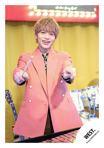 【No.WES25-248】「WEST. LIVE TOUR 2025 A.H.O. -Audio Hang Out-」周邊商品花絮照