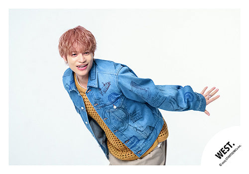 【No.WES25-249】「WEST. LIVE TOUR 2025 A.H.O. -Audio Hang Out-」周邊商品花絮照