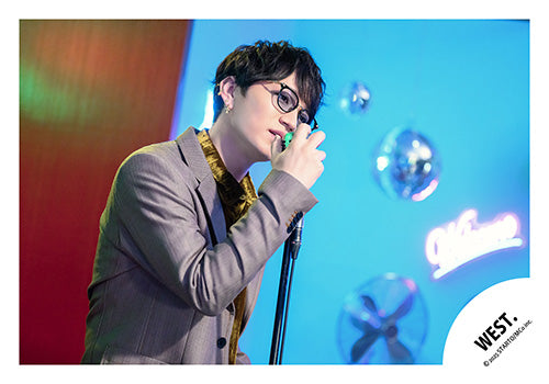 【No.WES25-255】「WEST. LIVE TOUR 2025 A.H.O. -Audio Hang Out-」周邊商品花絮照