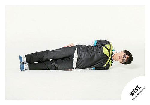 【No.WES25-258】「WEST. LIVE TOUR 2025 A.H.O. -Audio Hang Out-」周邊商品花絮照