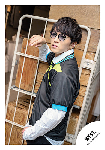 【No.WES25-259】「WEST. LIVE TOUR 2025 A.H.O. -Audio Hang Out-」周邊商品花絮照