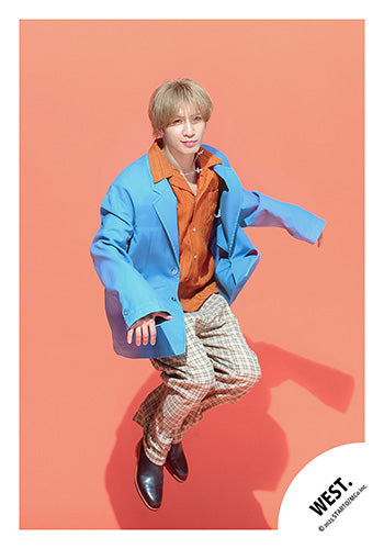 【No.WES25-270】「WEST. LIVE TOUR 2025 A.H.O. -Audio Hang Out-」周邊商品花絮照