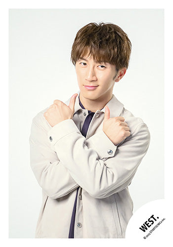 【No.WES25-277】「WEST. LIVE TOUR 2025 A.H.O. -Audio Hang Out-」周邊商品花絮照