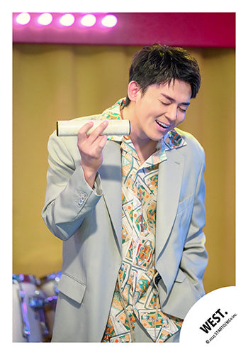 【No.WES25-296】「WEST. LIVE TOUR 2025 A.H.O. -Audio Hang Out-」周邊商品花絮照