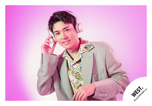 【No.WES25-297】「WEST. LIVE TOUR 2025 A.H.O. -Audio Hang Out-」周邊商品花絮照