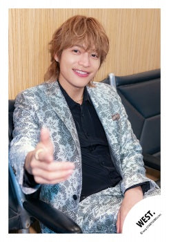 【No.WES25-571】「WEST. SPECIAL LIVE 『WESTA!』 2025-2026」周邊商品花絮照